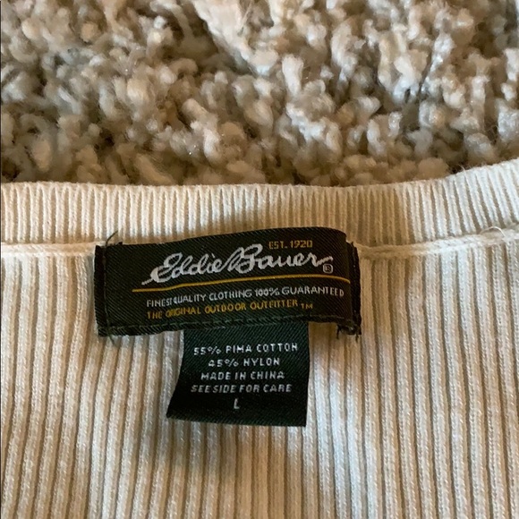 Eddie Bauer V-neck lightweight sweater - Picture 2 of 3